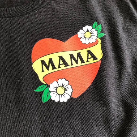 Savage Seeds - Mama with heart and daisies Tee Shirt - Picture 2 of 5